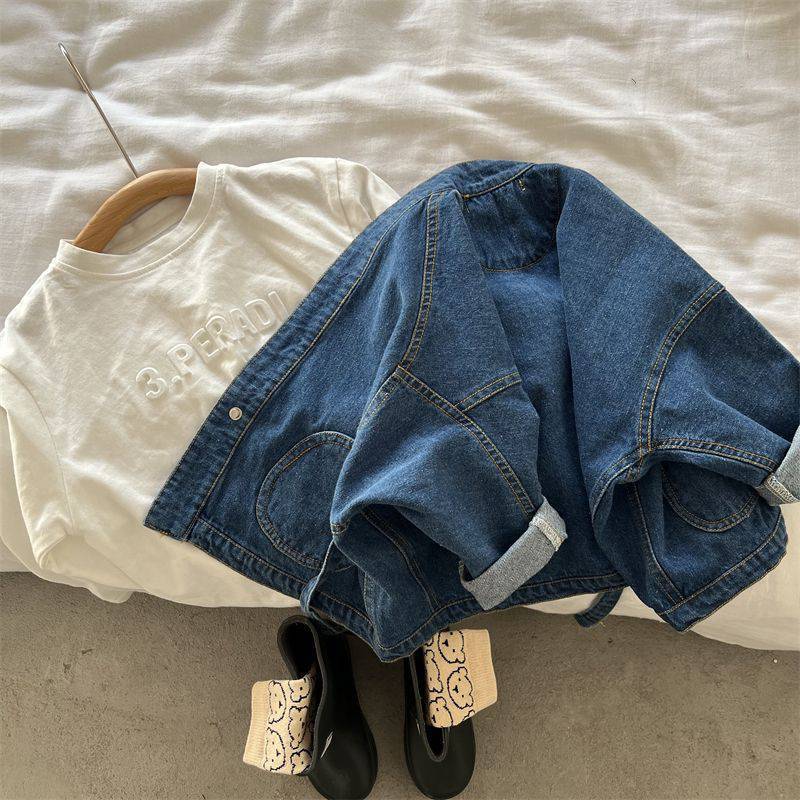 Denim wrap jacket outfit with tee and shoes
