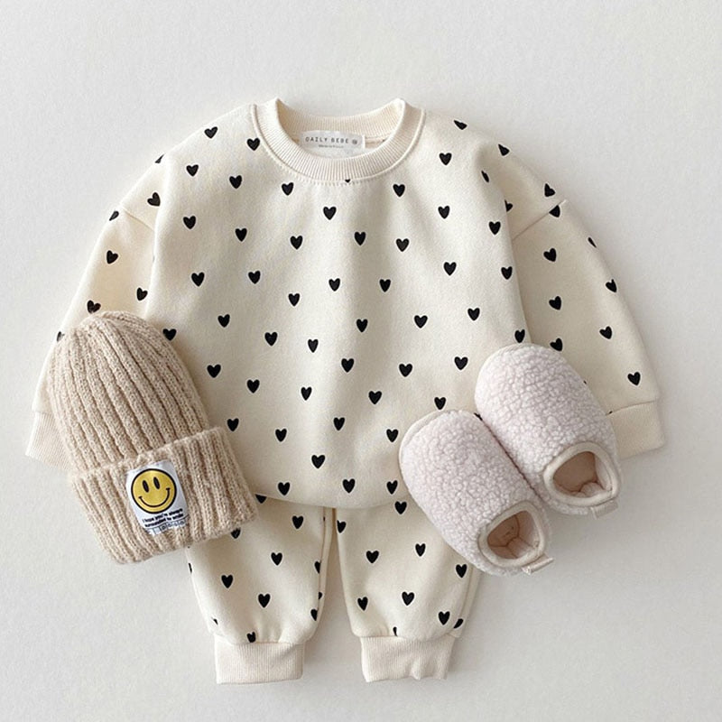 Beige heart print set with beanie and slippers