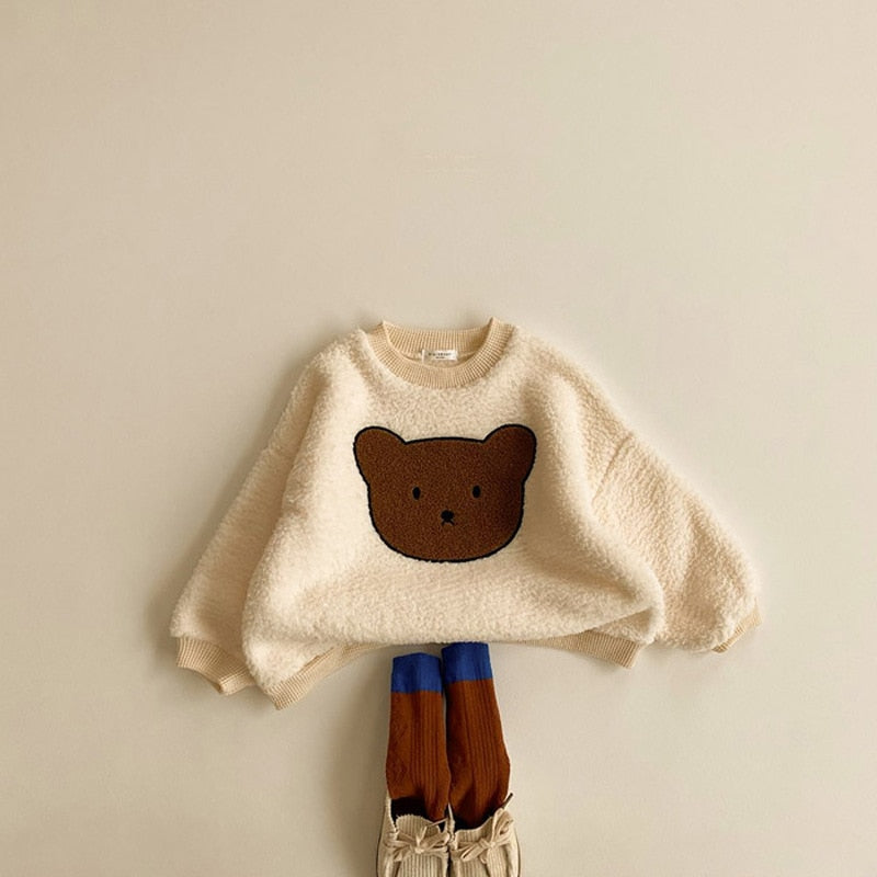 White teddy sweatshirt with socks and leggings