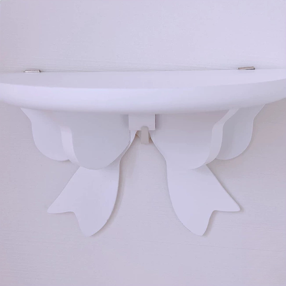 Moonlight white bow wall shelf