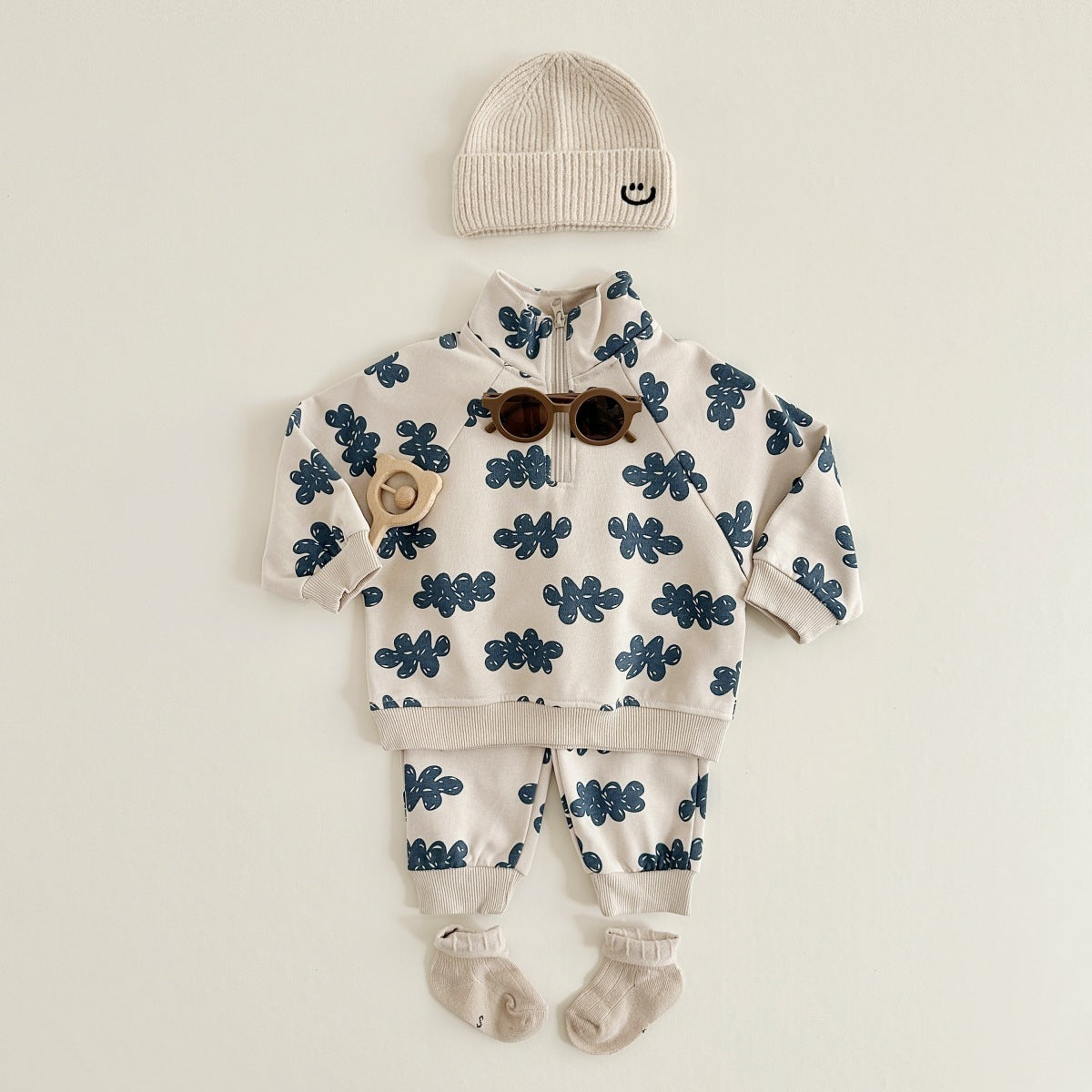 Beige cloud print half-zip sweatshirt and joggers with beanie