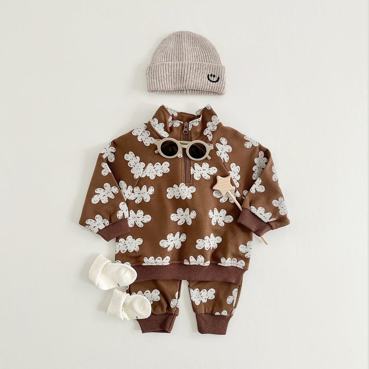 Brown cloud print half-zip sweatshirt set with beanie and sunglasses