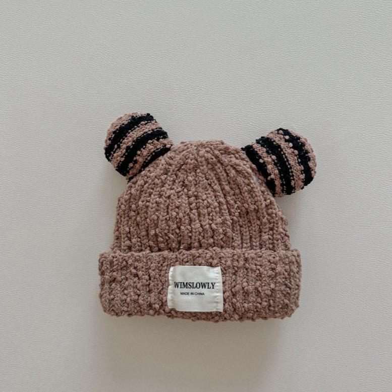 Brown chunky knit beanie with bear ears