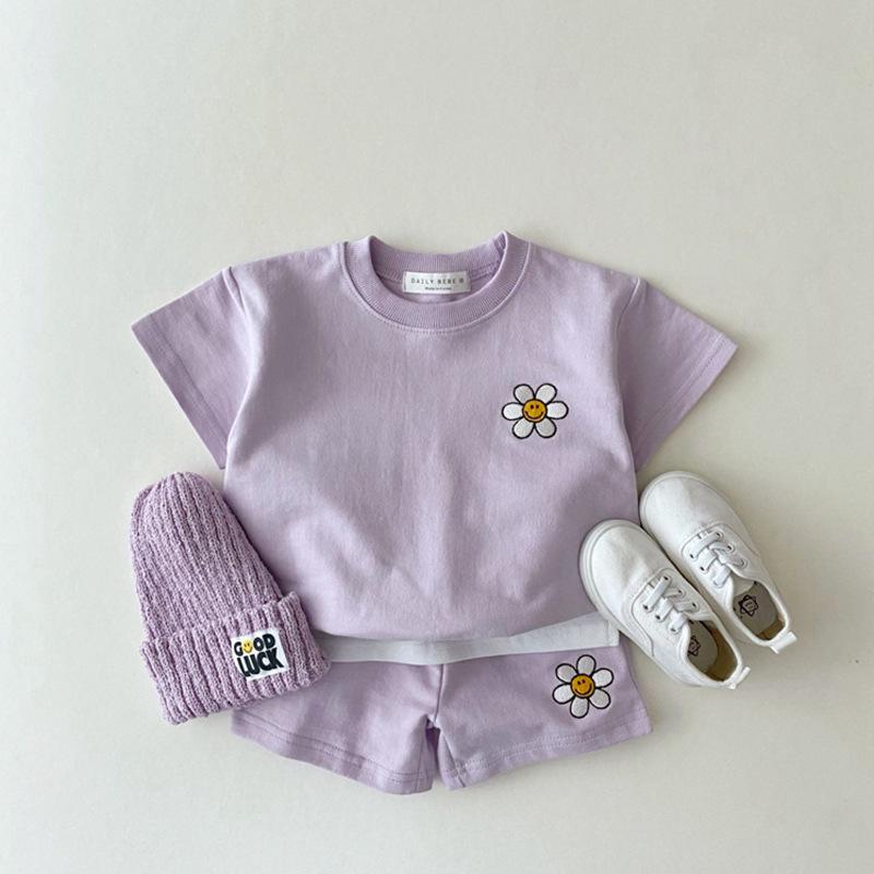 Smiley Daisy T-Shirt & Shorts Set