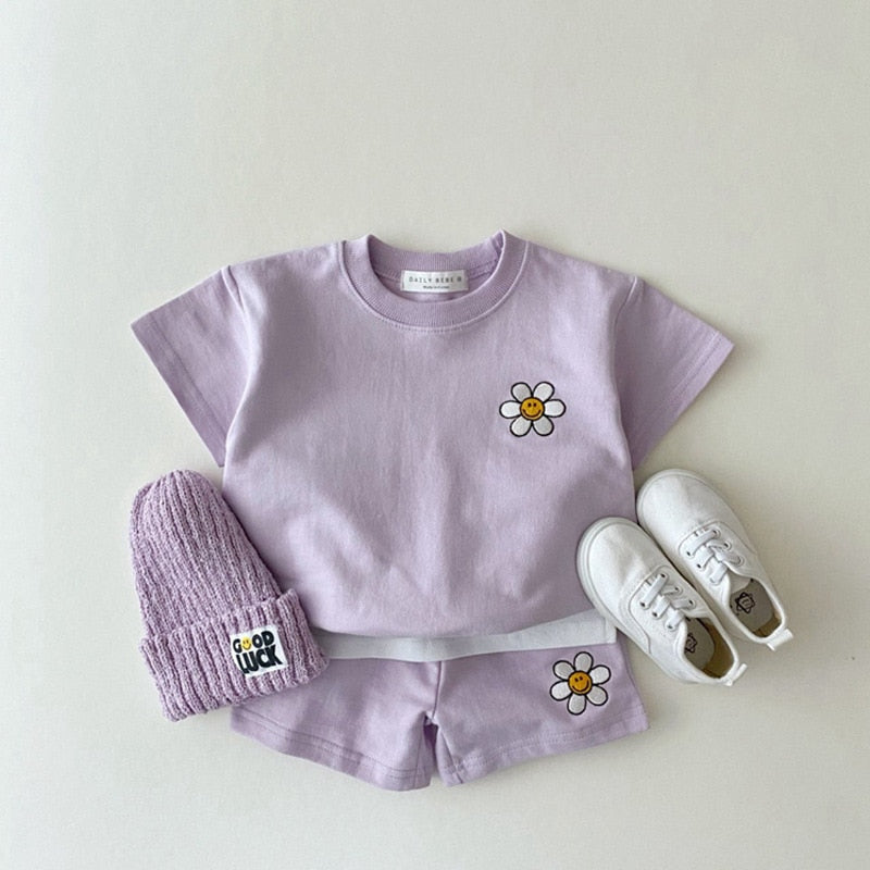 Smiley Daisy T-Shirt & Shorts Set