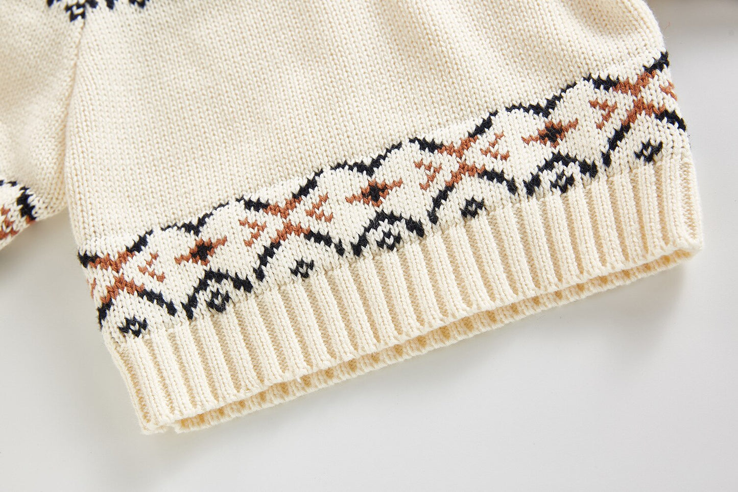 Geo Pattern Raglan Sleeve Sweater With Knit Shorts