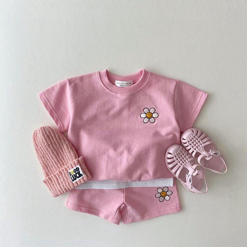 Smiley Daisy T-Shirt & Shorts Set