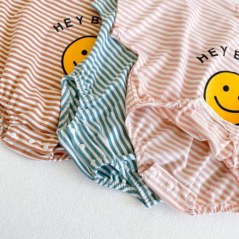 HEY BABY HEY Smile Print Bodysuit